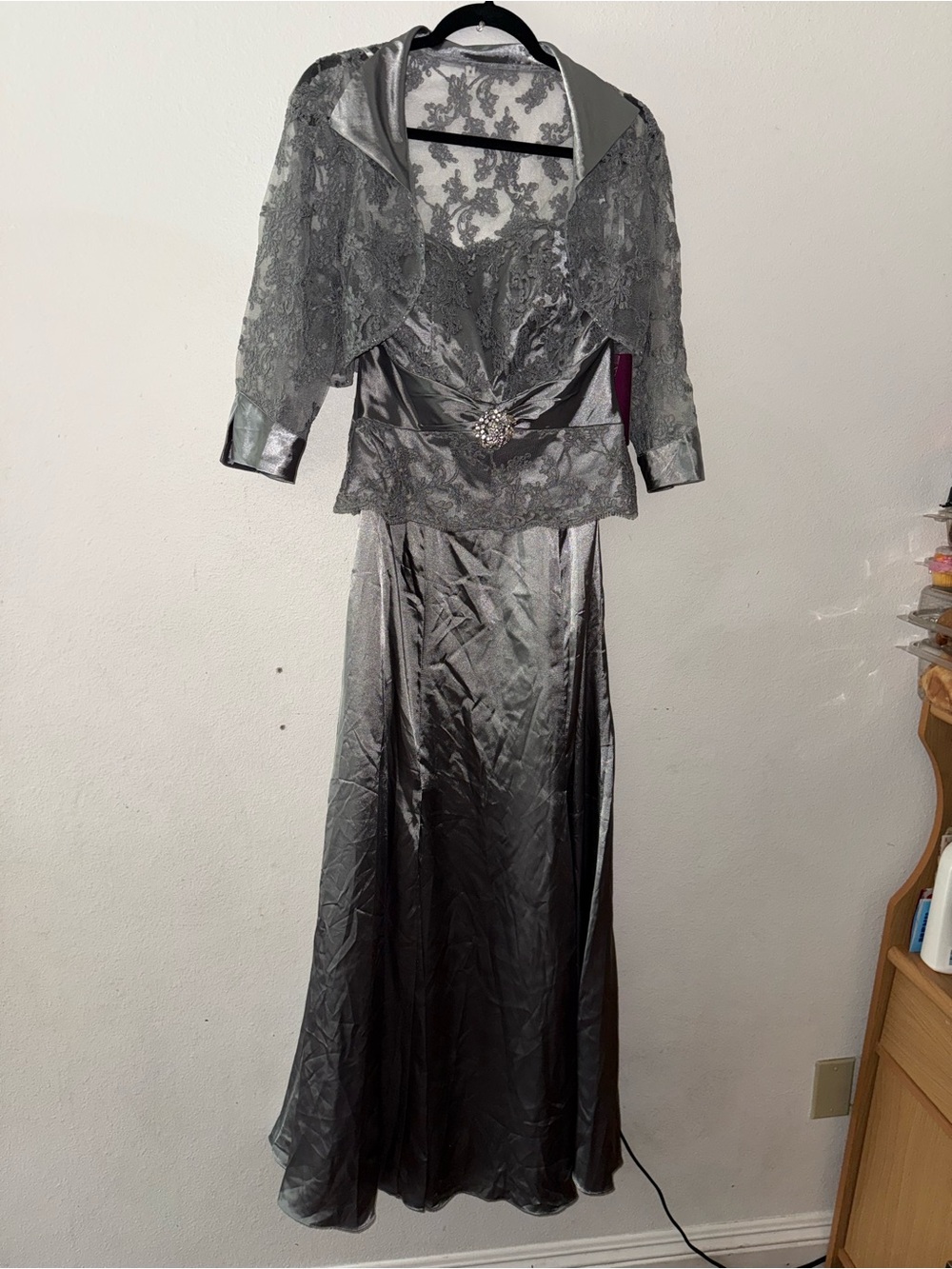 Elegant Silver Lace Evening Dress with Jacket